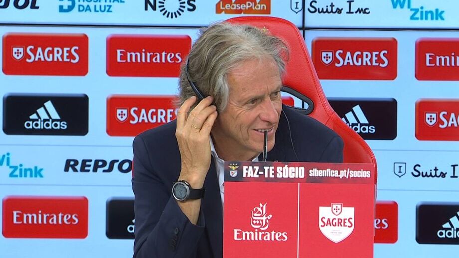 Treinador do Benfica diz não existir rivalidades entre os dois colegas de profissão