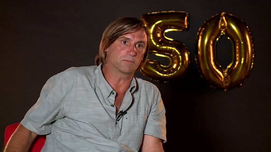 Antigo internacional português em entrevista exclusiva a Record
