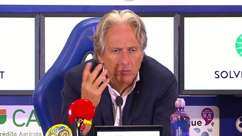 Treinador do Benfica sobre a titularidade do defesa-central e de Gonçalo Ramos em Barcelos