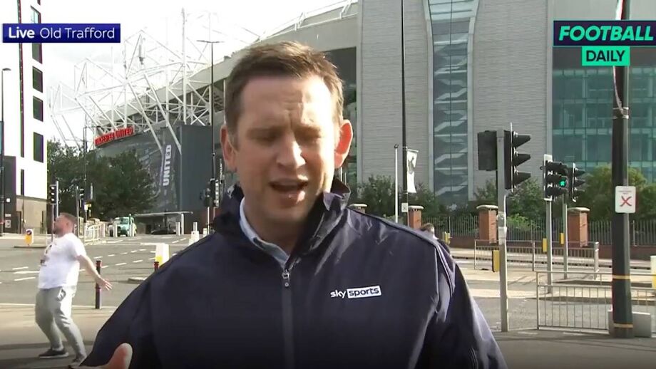Momento capturado em direto, nas redondezas do estádio de Old Trafford