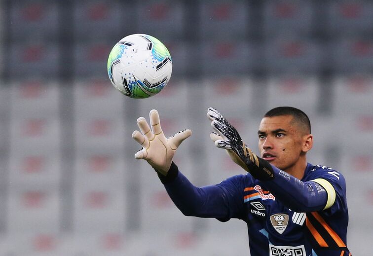 Santos (Athletico Paranaense) - Foi o guarda-redes da seleção olímpica brasileira em Tóquio'2020.