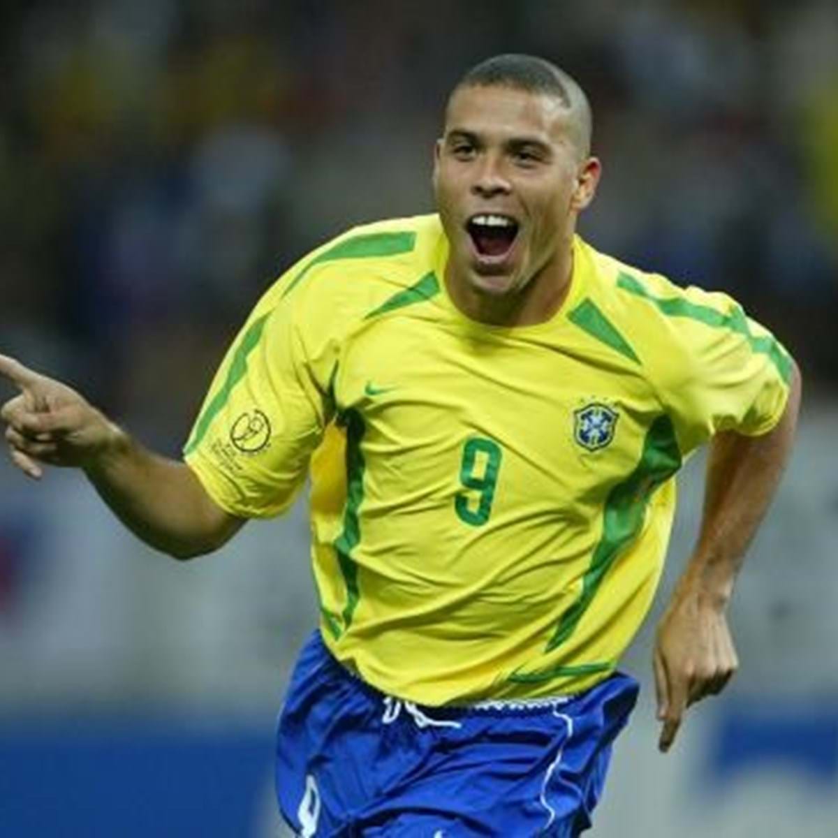 TNT Sports Brasil - Sem dúvidas, o que não falta para o Ronaldo Fenômeno,  aniversariante de hoje, é a admiração de jogadores pelo mundo! 👏