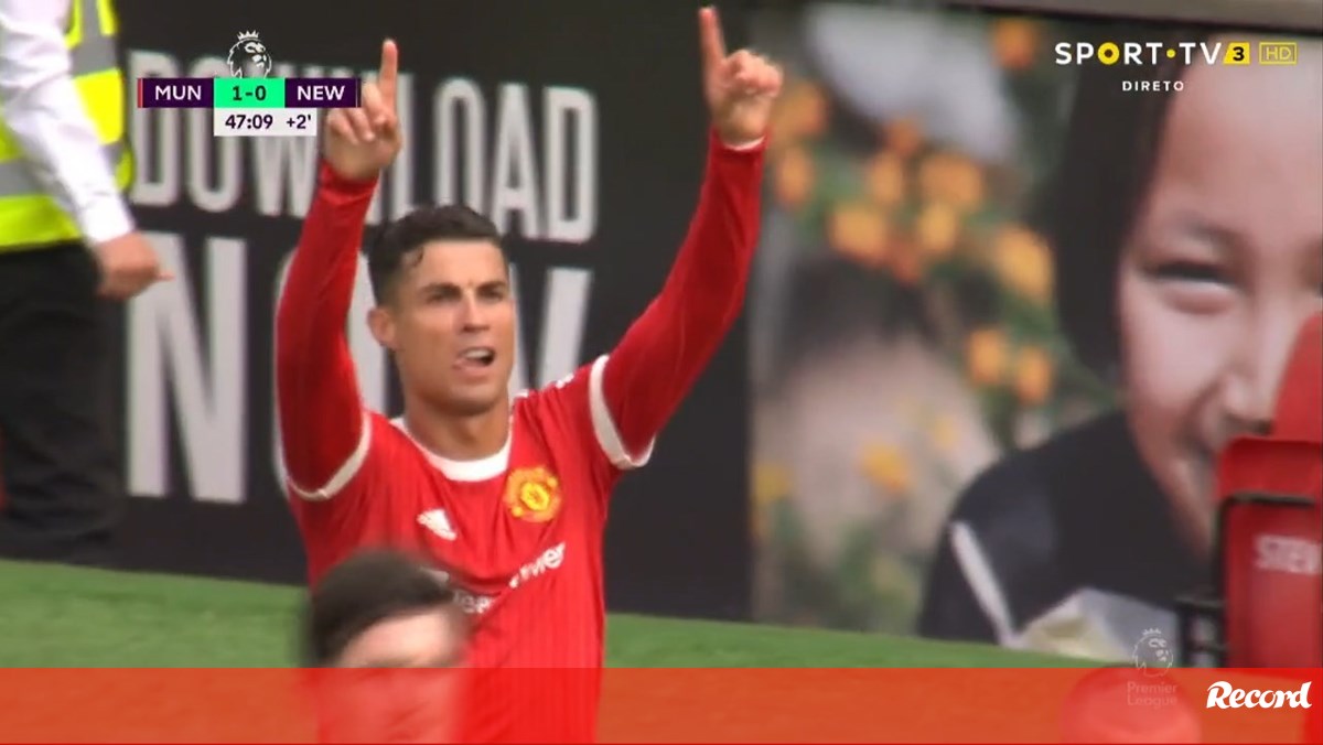 Cristiano Ronaldo já marca pelo Manchester United assim foi o golo do  português ao Newcastle  Vídeos  Jornal Record