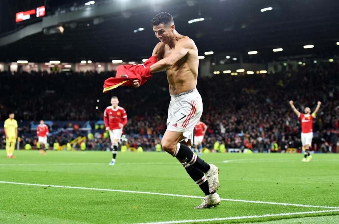 Golo Decisivo Camisola A Voar E Loucura Em Old Trafford Mais Uma