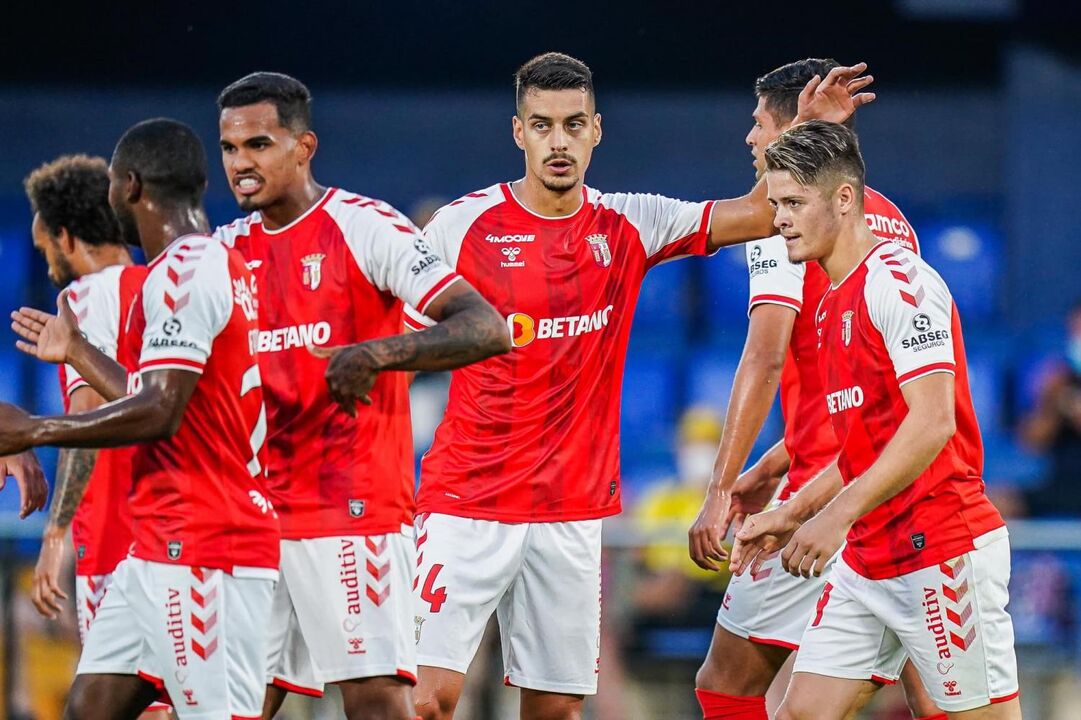 Diogo Leite marcou presença no onze