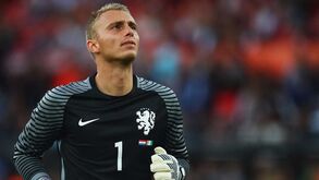 Jasper Cillessen: O desejo de sair do Barcelona que se tornou num pesadelo