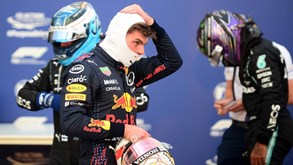 Gerhard Berger minimiza acidente e elogia rivalidade Hamilton-Verstappen: «É isto que a F1 precisa»