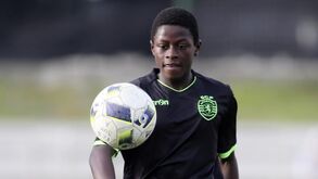 De leão ao peito desde criança ao PSG: as imagens mais marcantes de Nuno Mendes no adeus ao Sporting