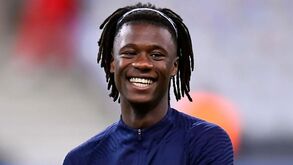 Da fuga do campo de refugiados ao incêndio que o deixou sem nada: A história de Camavinga