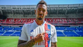 Jérôme Boateng assina por duas temporadas com o Lyon