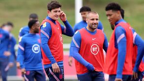 Maguire ansioso para jogar ao lado de Cristiano Ronaldo: «Para mim é o melhor de sempre»