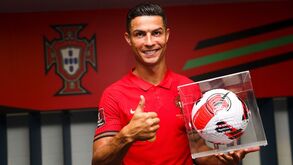 Cristiano Ronaldo levou a bola do jogo para casa: mais uma para o museu?