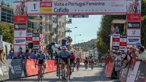 Danielle Shrosbree ganha na estreia da Volta a Portugal feminina