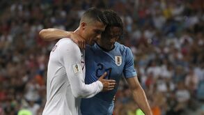 Cristiano Ronaldo agradece a Cavani por ceder a camisola 7: «Um incrível gesto»