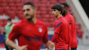 Regresso de Griezmann complica a vida a João Félix no Atlético Madrid