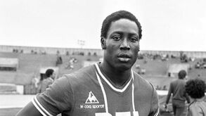 Morreu um antigo internacional francês que estava em coma desde... 1982