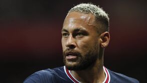 Paris SG diz ter ganho cerca de 500 milhões de euros com contratação de Neymar