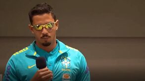 Praxe de Lucas Veríssimo na seleção do Brasil: conta história, vai às lágrimas e é aplaudido de pé