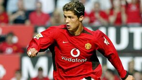 Ingleses recordam palavras de Ferguson na estreia de Ronaldo: «Temos de ter cuidado com o miúdo»