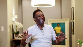 Pelé após operação ao tumor no cólon: «Estou a recuperar bem»