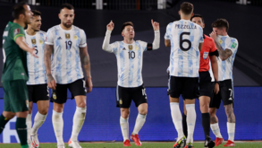 Argentina supera Bolívia com hat trick histórico de Leo Messi