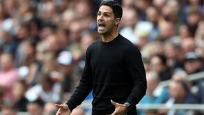 Arteta perde a paciência com jogadores que recusam a vacina: «Será a equipa a pagar o preço»