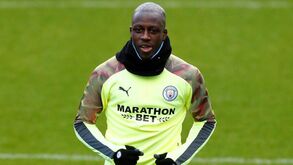 Benjamin Mendy continua em prisão preventiva e será julgado em janeiro de 2022