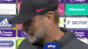 Jürgen Klopp à beira das lágrimas ao falar da lesão de Harvey Elliott