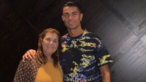 Não houve dieta depois do jogo com o Newcastle: Ronaldo levou a família a restaurante italiano