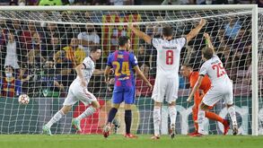 A crónica do Barcelona-Bayern, 0-3: Lewa destrói o novo Barça que ainda não sabe morder