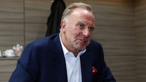 Rummenigge aplaude 