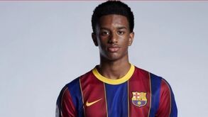 Estreia no meio da 'tempestade': Alejandro Baldé cumpre sonho no Barcelona