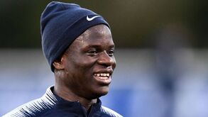 O mais humilde do futebol: N’Golo Kanté continua a ser adorado por todos os adeptos 