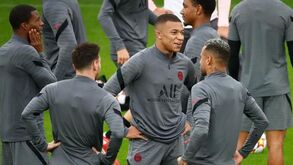 «Quando há uma perda de bola Messi, Neymar e Mbappé precisam de apanhar um táxi para voltar»