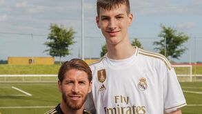 Tem 15 anos e 2,26 metros: adolescente mais alto do Mundo entra no Livro do Guinness