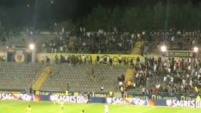 Arouca-V. Guimarães: confusão na bancada após o golo de Quaresma