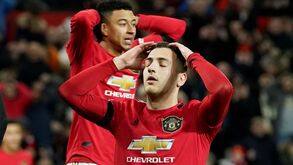 Manchester United prepara 'limpeza' no balneário: os sete na porta de saída