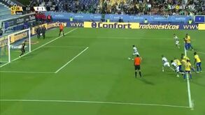 Penálti de Porro deveria ter sido repetido? Os casos do Estoril-Sporting