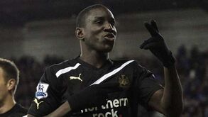 Uma  nova vida: Demba Ba pode voltar ao futebol inglês como diretor desportivo