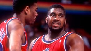 John Williams e os seus 137 kg: o único jogador da NBA suspenso uma época por excesso de peso