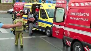 Autocarro despista-se e cai em ribeira em Loures: há pelo menos 11 feridos