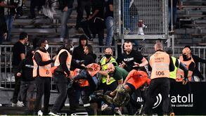 Confrontos entre adeptos mancham o futebol francês