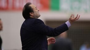 Selecionador espanhol de futsal revoltado: «Não sei para que serve o videoárbitro»