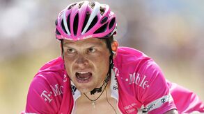 Ullrich 'confessa-se' a Armstrong: «Estive às portas da morte como o Pantani»