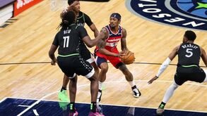 Jogador da NBA recusa ser vacinado e gera controvérsia nas redes sociais: «Ganha juízo!»