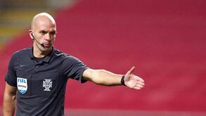 Luís Godinho apita jogo da Roma de Mourinho na Conference League