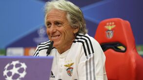 Jorge Jesus: «Defesa do Barcelona? Koeman é que tem de partir a cabeça, não eu»