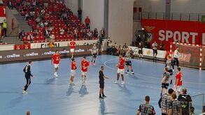 Rui Costa assistiu a vitória histórica da equipa de andebol do Benfica