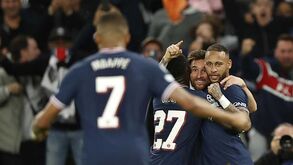 A crónica do Paris SG-Manchester City, 2-0: Messi ilumina o Parque