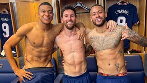 Se havia guerra esta foto diz tudo: trio maravilha do PSG celebra vitória no balneário
